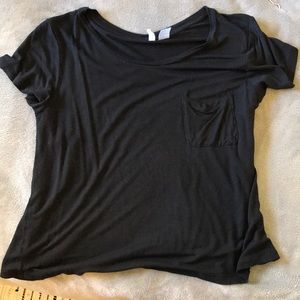 Black tee with pocket